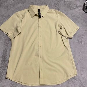 Lululemon Athletica Airing Easy Short sleeve shirt -Lime Green color